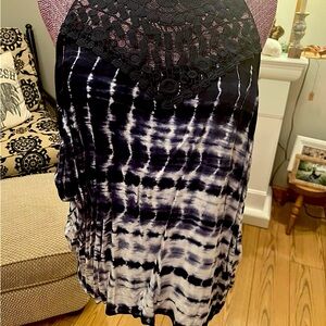 Tee-Back Navy Blue/White Tie-Dye Shirt with crochet inlay on the neck. Size:XL